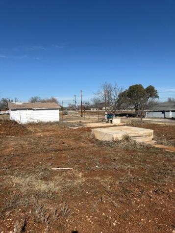 1001 W Main Street Llano TX 78643