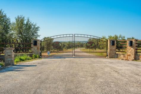 10 Slate Rock Road Fredericksburg TX 78675