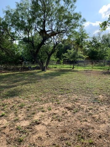 1308 S Melville Brady TX 76825