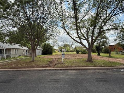 211 W Centre Street Fredericksburg TX 78624