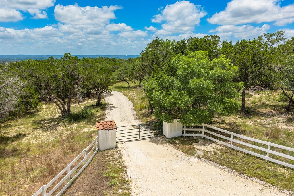 4568 Fm 2828 Bandera TX 78003