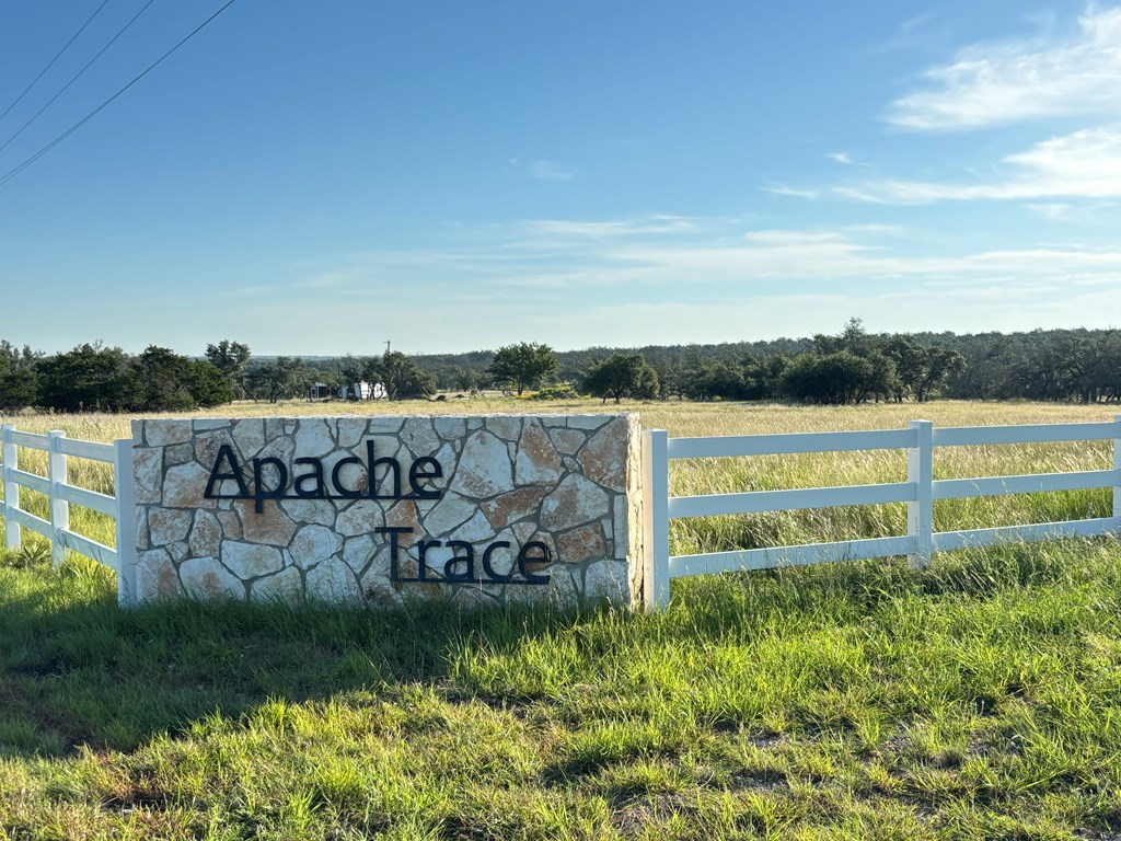183 Lipan Loop Harper TX 78631