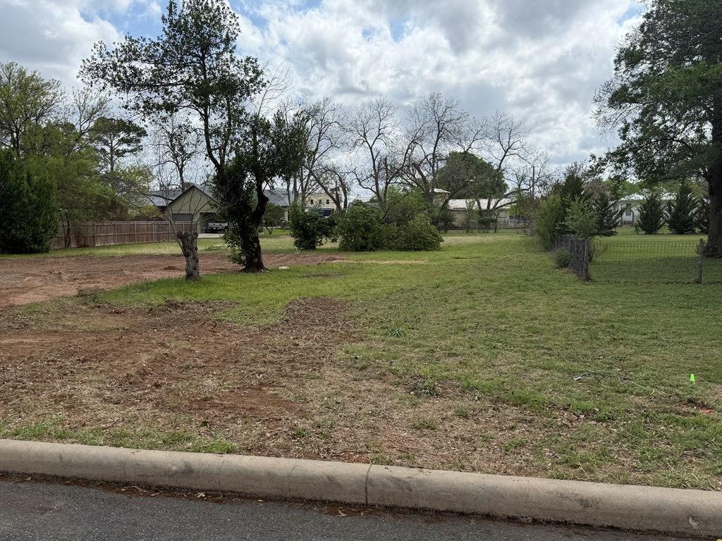 213 W Centre Street Fredericksburg TX 78624