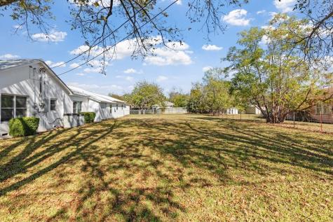 802 Apple Street Fredericksburg TX 78624