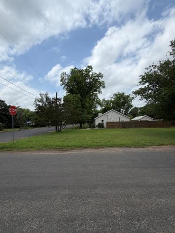 302 W Hackberry Street Fredericksburg TX 78624