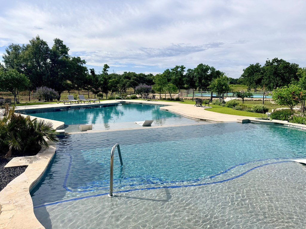 485 Inspiration Loop Fredericksburg TX 78624