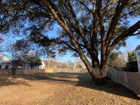 207 N Acorn Street Fredericksburg TX 78624