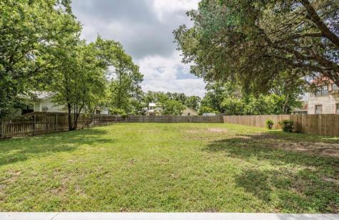 207 N Acorn Street Fredericksburg TX 78624