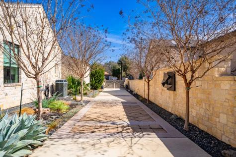 705 W Creek Street Fredericksburg TX 78624