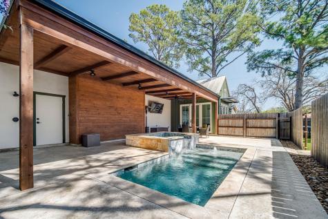 320 W Morse Street Fredericksburg TX 78624
