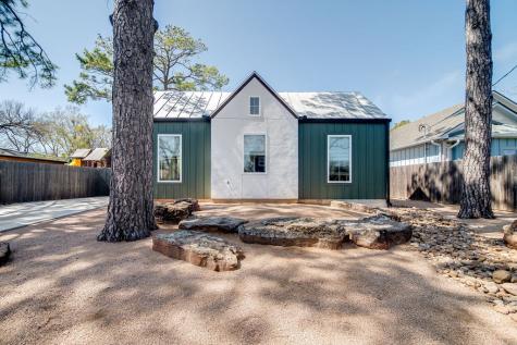 320 W Morse Street Fredericksburg TX 78624