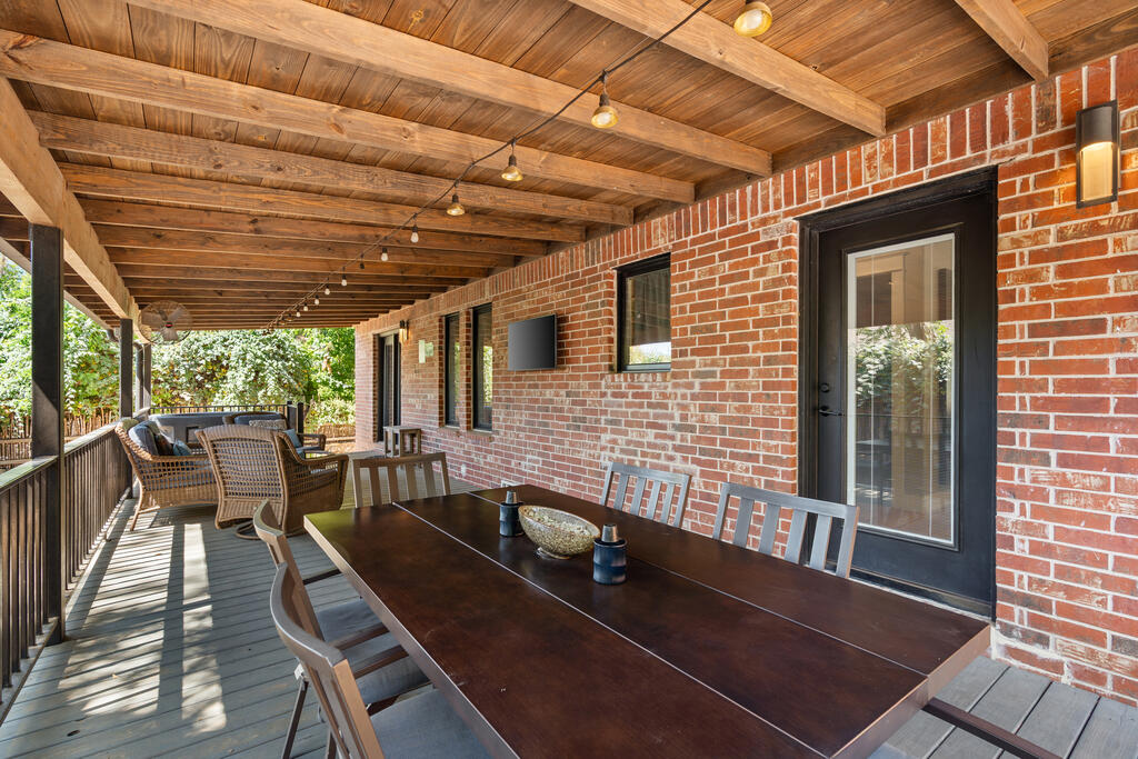 109 S Bowie Fredericksburg TX 78624