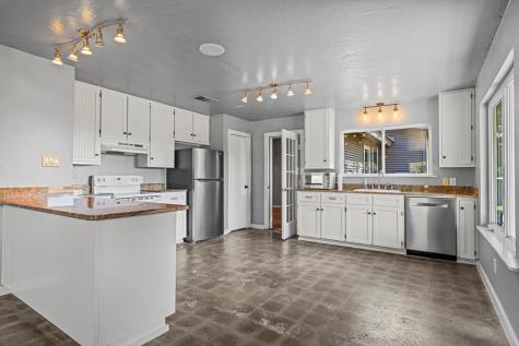 713 Ranch Road 1320 Johnson City TX 78636