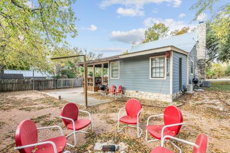 207 S Cherry Street Fredericksburg TX 78624