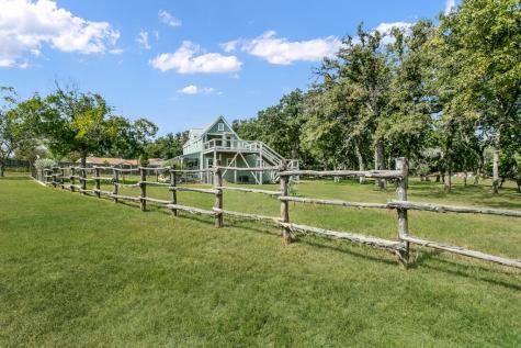 121 Winding Oak Drive Fredericksburg TX 78624