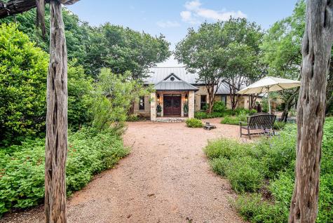 423 Meusebach Creek Road Fredericksburg TX 78624