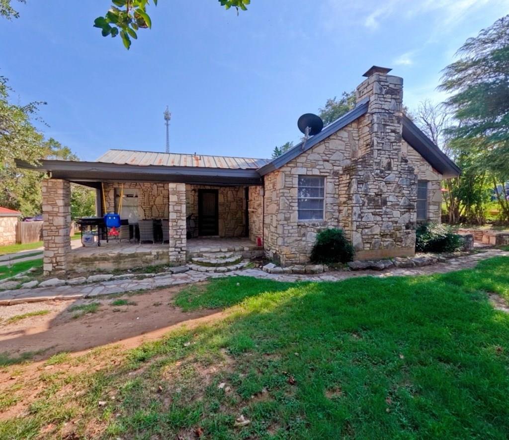 609 Live Oak Street Fredericksburg TX 78624