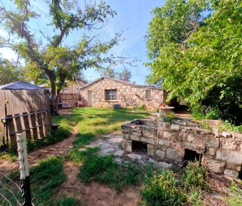 609 Live Oak Street Fredericksburg TX 78624