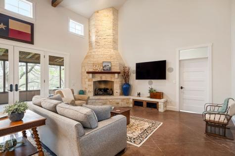 1503 Funf Kinder Road Fredericksburg TX 78624