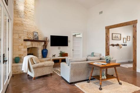 1503 Funf Kinder Road Fredericksburg TX 78624
