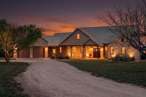 1503 Funf Kinder Road Fredericksburg TX 78624