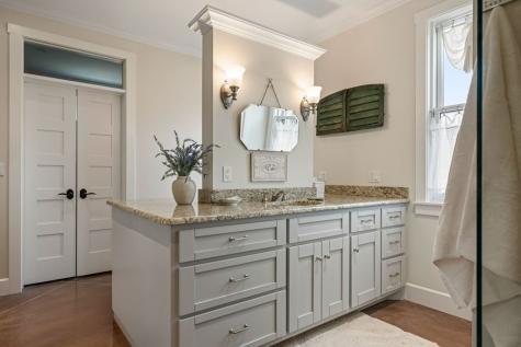 1503 Funf Kinder Road Fredericksburg TX 78624