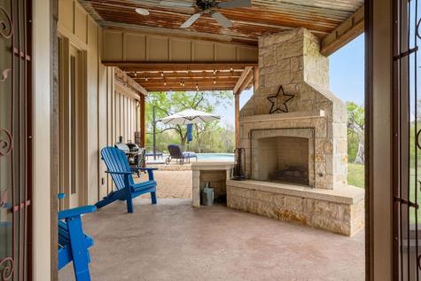 1503 Funf Kinder Road Fredericksburg TX 78624