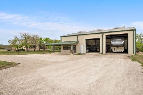 1503 Funf Kinder Road Fredericksburg TX 78624