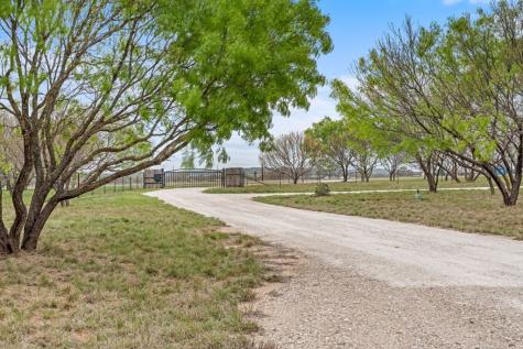 1503 Funf Kinder Road Fredericksburg TX 78624