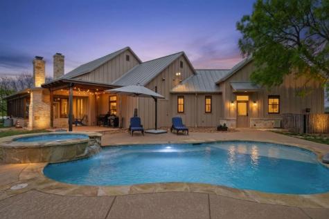 1503 Funf Kinder Road Fredericksburg TX 78624