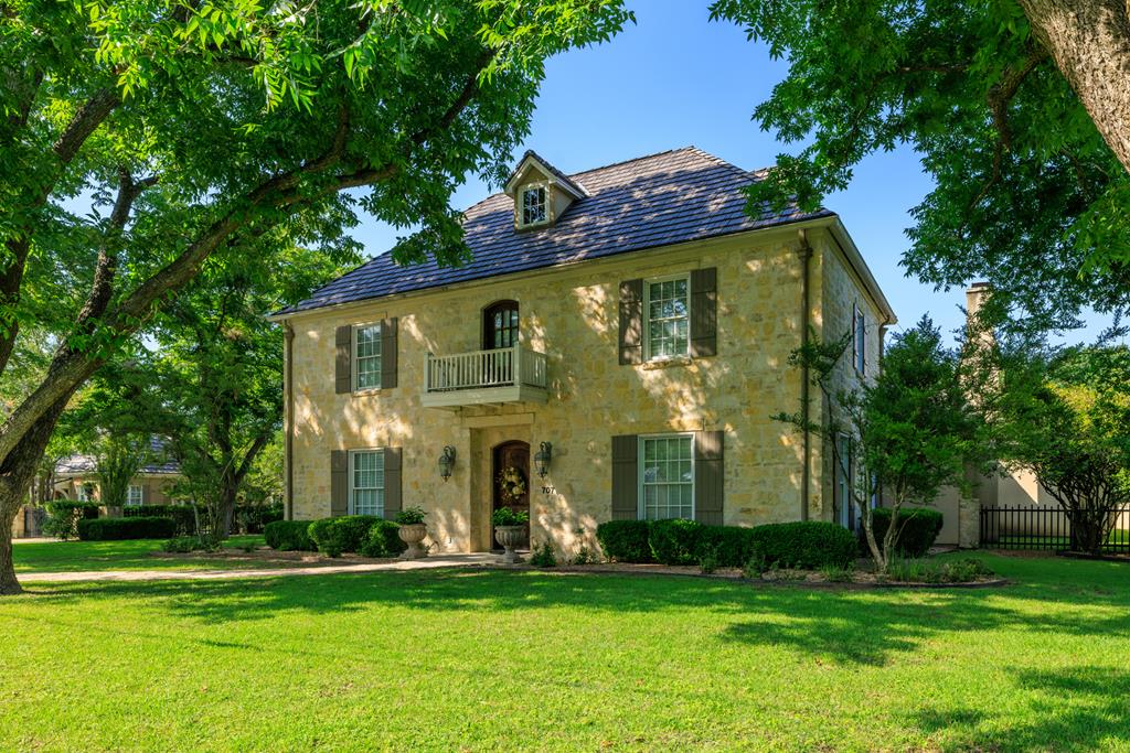 707 W Creek Street Fredericksburg TX 78624