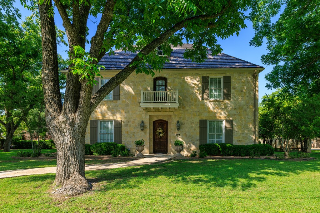707 W Creek Street Fredericksburg TX 78624