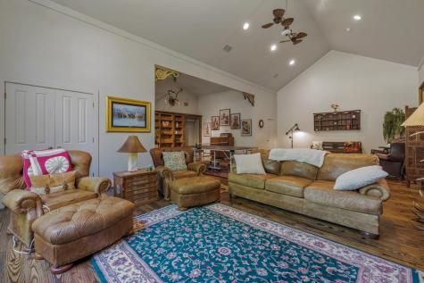 707 W Creek Street Fredericksburg TX 78624