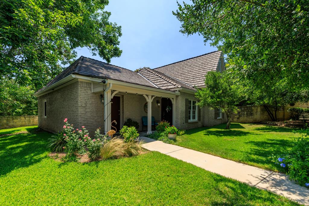 707 W Creek Street Fredericksburg TX 78624