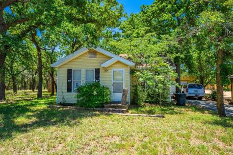 1709 N Llano Street Fredericksburg TX 78624