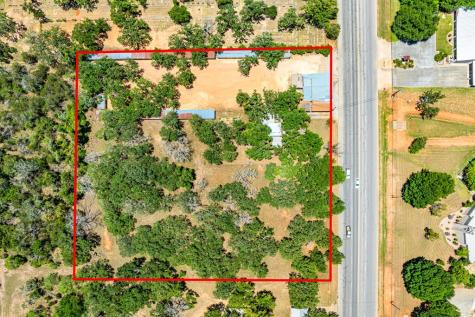 1709 N Llano Street Fredericksburg TX 78624