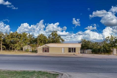 1709 N Llano Street Fredericksburg TX 78624