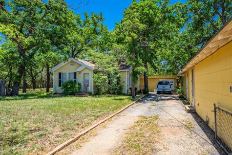 1709 N Llano Street Fredericksburg TX 78624