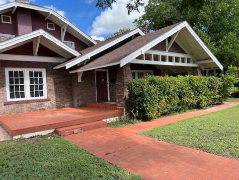 906 S Bridge Street Brady TX 76825