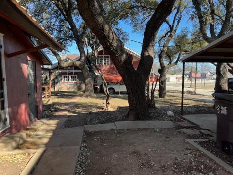 906 S Bridge Street Brady TX 76825