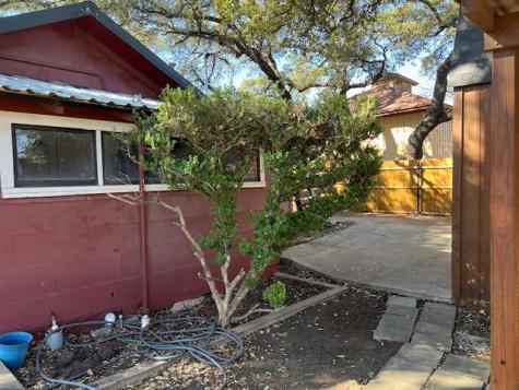 906 S Bridge Street Brady TX 76825