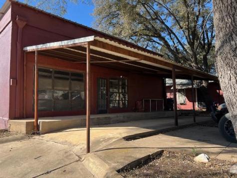 906 S Bridge Street Brady TX 76825