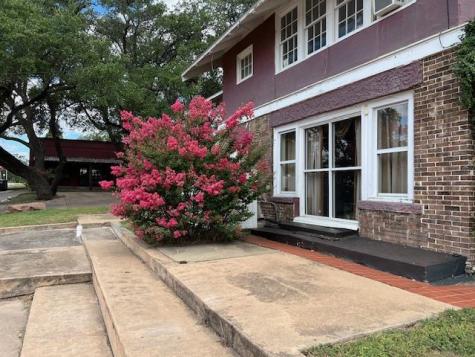 906 S Bridge Street Brady TX 76825