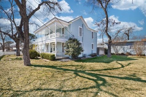 908 N Crockett Street Fredericksburg TX 78624