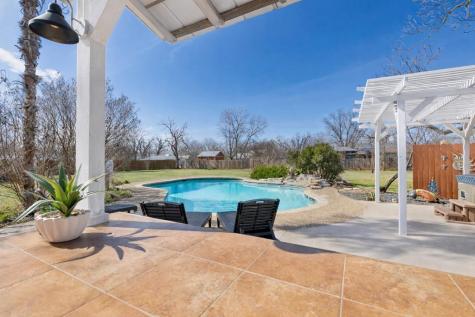 908 N Crockett Street Fredericksburg TX 78624