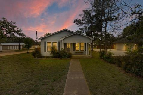 1807 N Llano Street Fredericksburg TX 78624