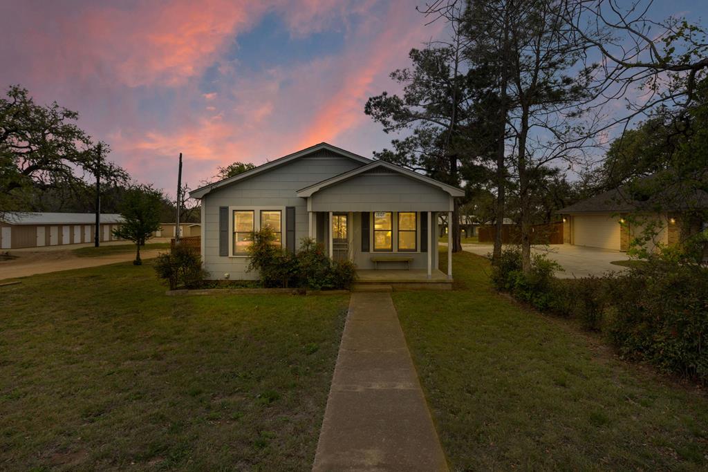 1807 N Llano Street Fredericksburg TX 78624
