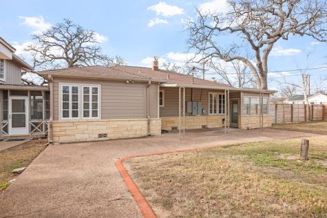 707 N Milam Street Fredericksburg TX 78624