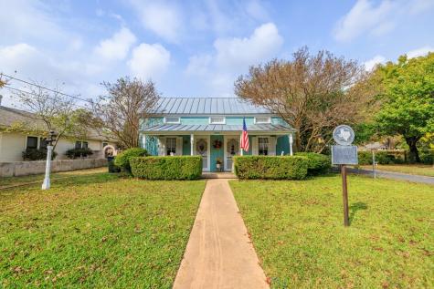 606 N Adams Street Fredericksburg TX 78624