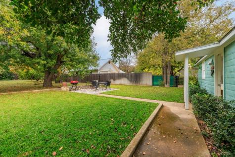 606 N Adams Street Fredericksburg TX 78624
